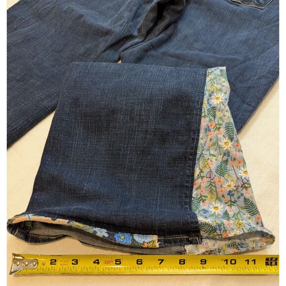 Upcycled Levi’s Floral Godet Flare Jeans Bell Bottom Boho W33 L32 34x32 - Picture 6 of 7